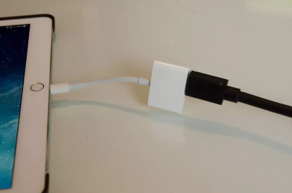 use lightning adapter to AirPlay on Samsung TV