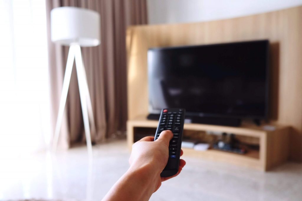 remove the obstacle between the TV and the remote 